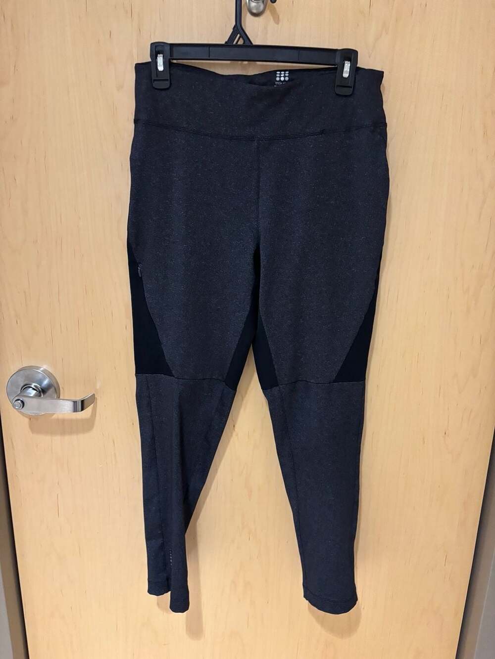 Title Nine Heathered Black Athletic Leggings with Colorblock & Zippers Sz Medium